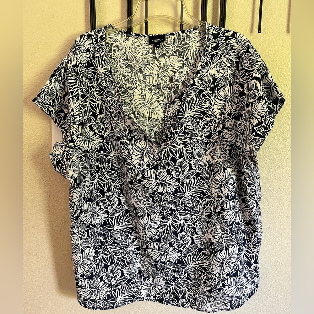 Navy and White Floral V-Neck Top